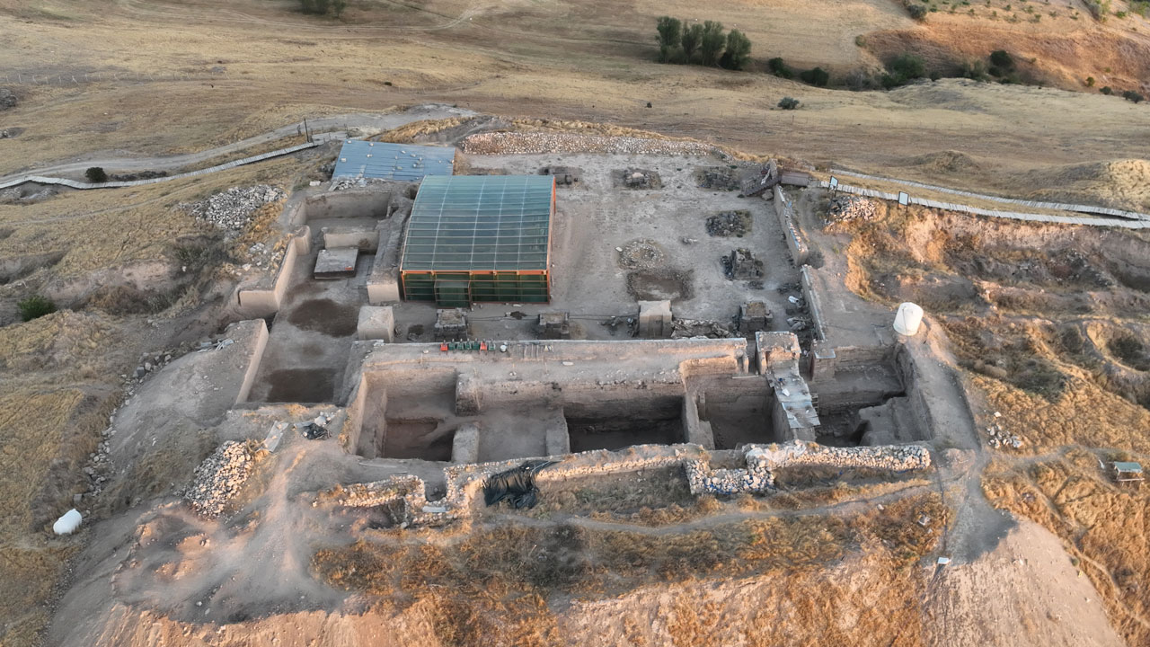 Foto - Beyin dokusu parçaları bulundu! 2700 yıllık gizem çözülecek mi?