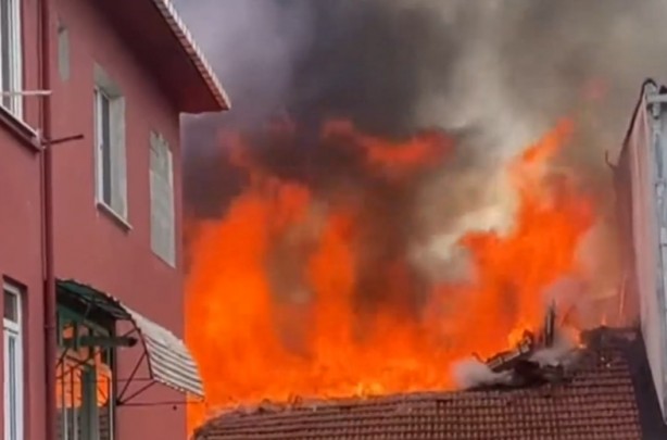 Foto - Beykoz'da bir bina cayır cayır yandı! Yangın 3 binaya daha sıçradı