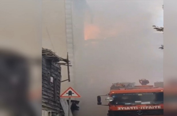 Foto - Beykoz'da bir bina cayır cayır yandı! Yangın 3 binaya daha sıçradı