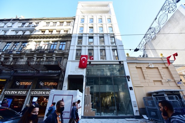Foto - Beyoğlu Belediye Başkanı'ndan İmamoğlu'na '5 yıl' göndermesi