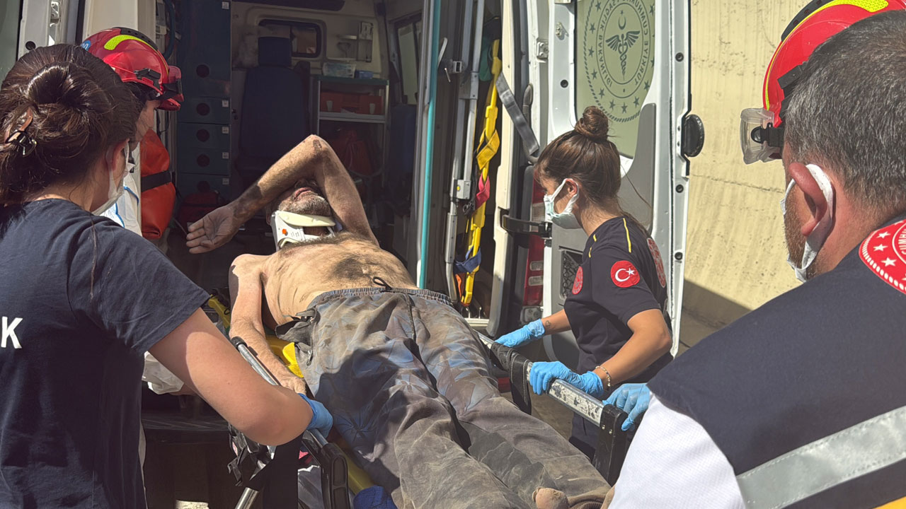 Foto - Beyoğlu’nda tünelde mahsur kalmıştı! Bakın o adam kim çıktı