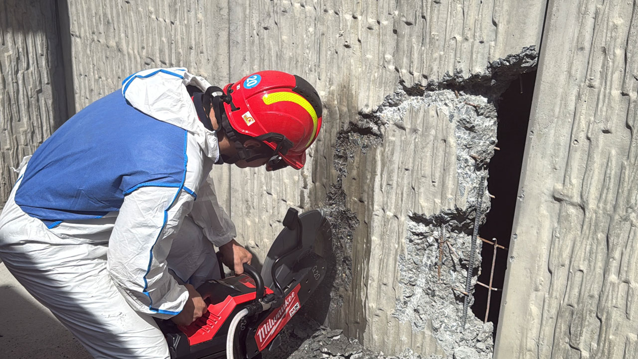 Foto - Beyoğlu’nda tünelde mahsur kalmıştı! Bakın o adam kim çıktı
