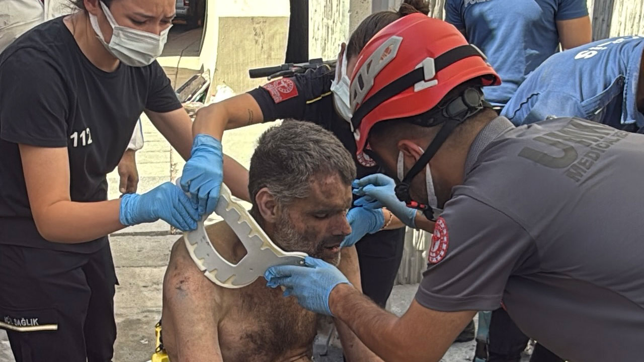 Foto - Beyoğlu’nda tünelde mahsur kalmıştı! Bakın o adam kim çıktı