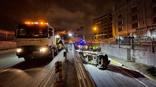 Foto - Beyoğlu’ndaki trafik kazasında 1’i ağır 3 kişi yaralandı