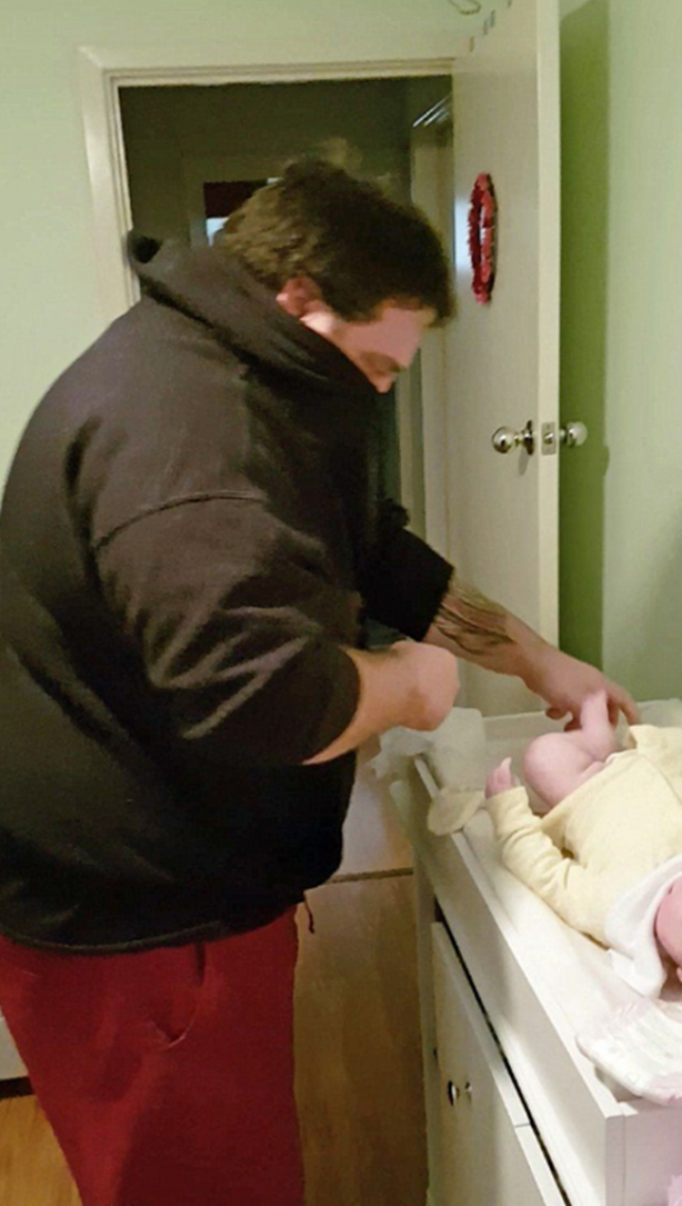 Foto - Bez değiştiren babaların birbirinden komik halleri