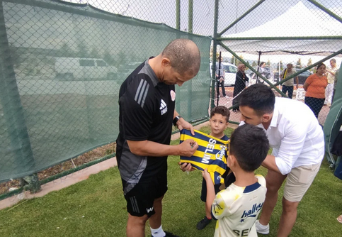 Foto - Bi kendine gel artık Alex de Souza! Tamı tamına yüzlerce kişi kapıda bekledi! Yönetim isyan etti! Bu da neyin nesi yahu…