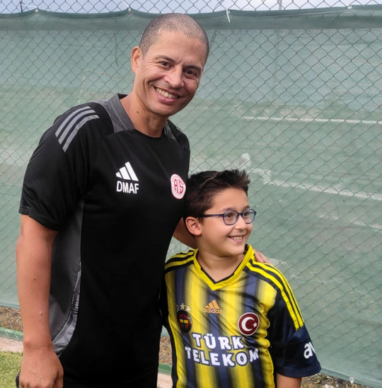 Foto - Bi kendine gel artık Alex de Souza! Tamı tamına yüzlerce kişi kapıda bekledi! Yönetim isyan etti! Bu da neyin nesi yahu…