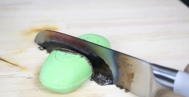 Foto - Bıçağı 1000 derece ısıtan adam ilginç deneylere imza attı