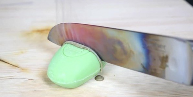 Foto - Bıçağı 1000 derece ısıtan adam ilginç deneylere imza attı