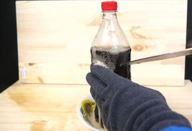 Foto - Bıçağı 1000 derece ısıtan adam ilginç deneylere imza attı