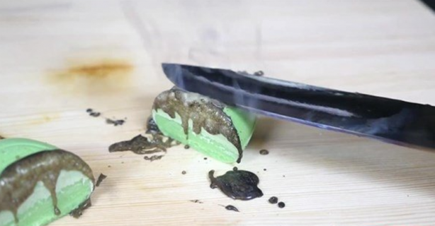 Foto - Bıçağı 1000 derece ısıtan adam ilginç deneylere imza attı