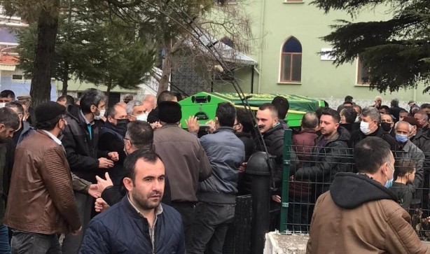 Bıçaklı saldırıya uğrayan İYİ Partili Başkan'a son görev!