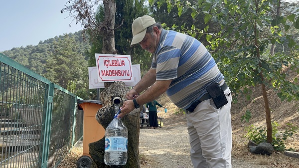 Bidon bidon alıyorlar! Bu maden suyu şişeden değil çeşmeden içiliyor
