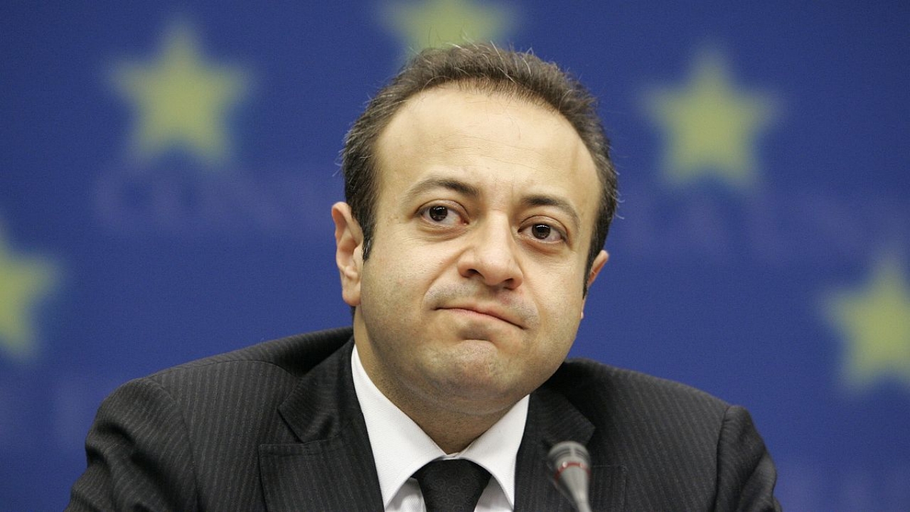 Foto - Bilal Erdoğan elini sıkmamış, Cübbeli Ahmet Hoca bu hareketi övmüştü! Tepkilerin odağındaki eski AK Partili Egemen Bağış’tan bir tuhaflık daha