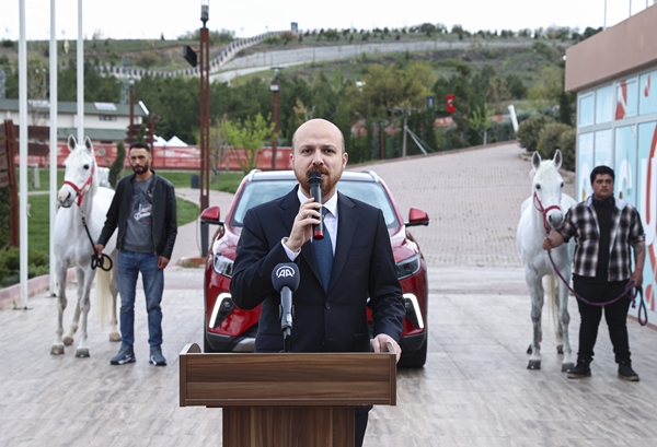 Bilal Erdoğan yerli otomobil Togg'u tanıttı