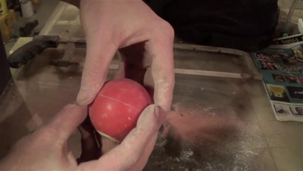 Foto - Bilardo topunun içini gördünüz mü?