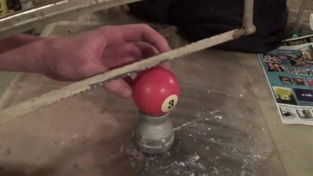 Foto - Bilardo topunun içini gördünüz mü?