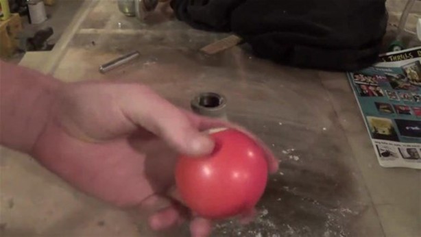 Foto - Bilardo topunun içini gördünüz mü?