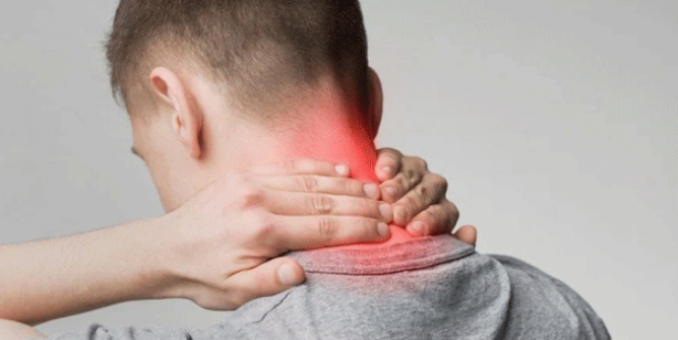 Bildiklerinizin hepsini unutun! Boyun fıtığı olanlara müjde