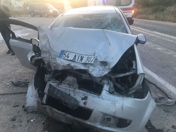 Foto - Bilecik'te iki otomobil çarpıştı: 1 ölü, 2 yaralı