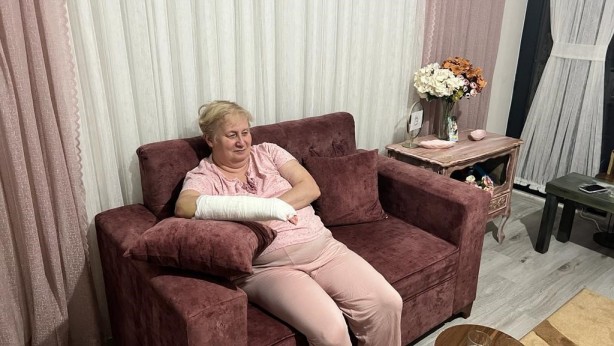 Bileği kırılan yaşlı kadına özel hastaneden akılalmaz fatura! 'Bu kadar da olmaz' dedirtti