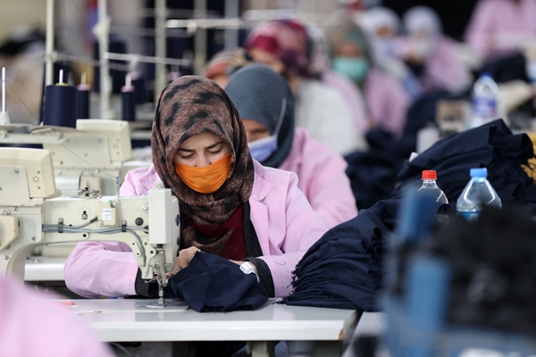 Foto - Bileziklerini satarak başladı... Şimdi dünyaya satıyor