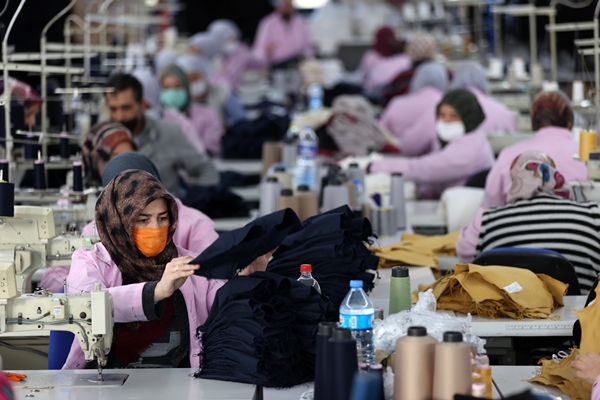 Foto - Bileziklerini satarak başladı... Şimdi dünyaya satıyor