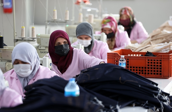 Foto - Bileziklerini satarak başladı... Şimdi dünyaya satıyor