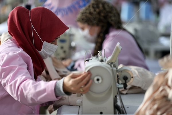 Foto - Bileziklerini satarak başladı... Şimdi dünyaya satıyor
