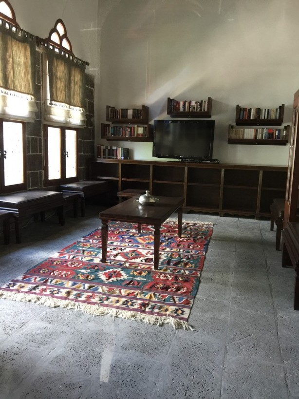 Foto - Bilgi arayanların adresi: Ahmet Arif Edebiyat Müze Kütüphanesi