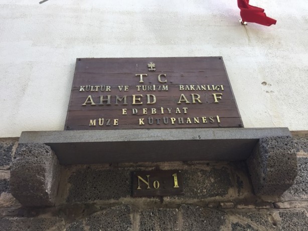 Bilgi arayanların adresi: Ahmet Arif Edebiyat Müze Kütüphanesi
