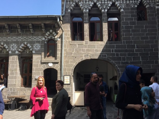 Foto - Bilgi arayanların adresi: Ahmet Arif Edebiyat Müze Kütüphanesi