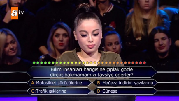 Foto - Bilgi yarışmasına ailesinin zoruyla katıldı, 2. soruda elendi