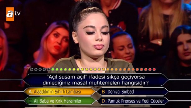 Foto - Bilgi yarışmasına ailesinin zoruyla katıldı, 2. soruda elendi