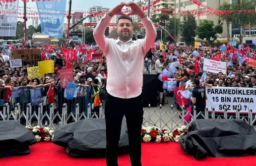 Foto - Bilgileri sızdırıp rüşveti alan kişi Özgür Özel’in satranç arkadaşı çıktı