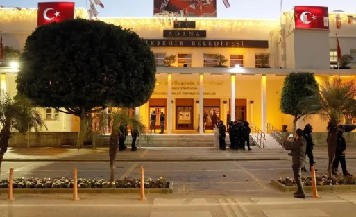 Foto - Bilgileri sızdırıp rüşveti alan kişi Özgür Özel’in satranç arkadaşı çıktı