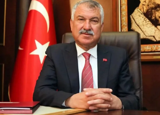 Foto - Bilgileri sızdırıp rüşveti alan kişi Özgür Özel’in satranç arkadaşı çıktı