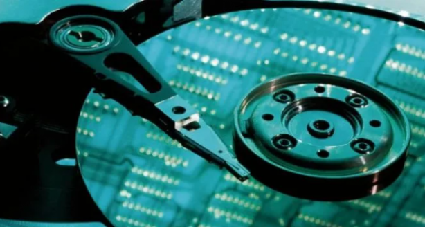 Foto - Bilgisayar kullanırken sakın bunları yapmayın! Başınıza her iş gelebilir