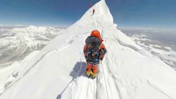 Foto - Bilim adamları şaşkın! Everest Dağı, 1 metre yükseldi