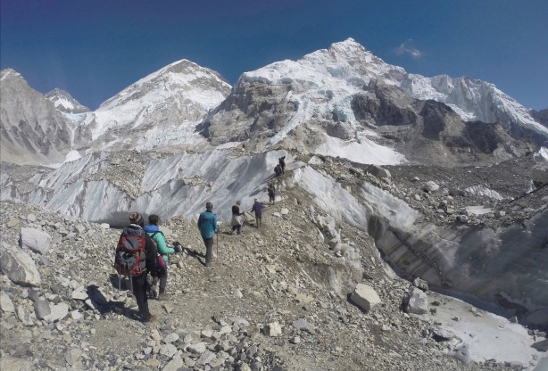 Foto - Bilim adamları şaşkın! Everest Dağı, 1 metre yükseldi