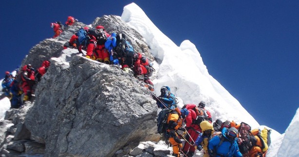 Foto - Bilim adamları şaşkın! Everest Dağı, 1 metre yükseldi