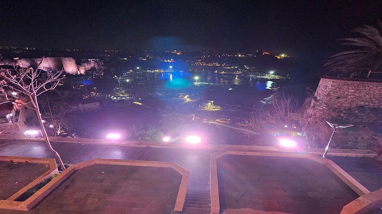 Foto - ‘Bilim bilim’ diyenler bilim adamlarını çiğnedi! CHP’li belediyeden Antalya’da pavyon gibi proje