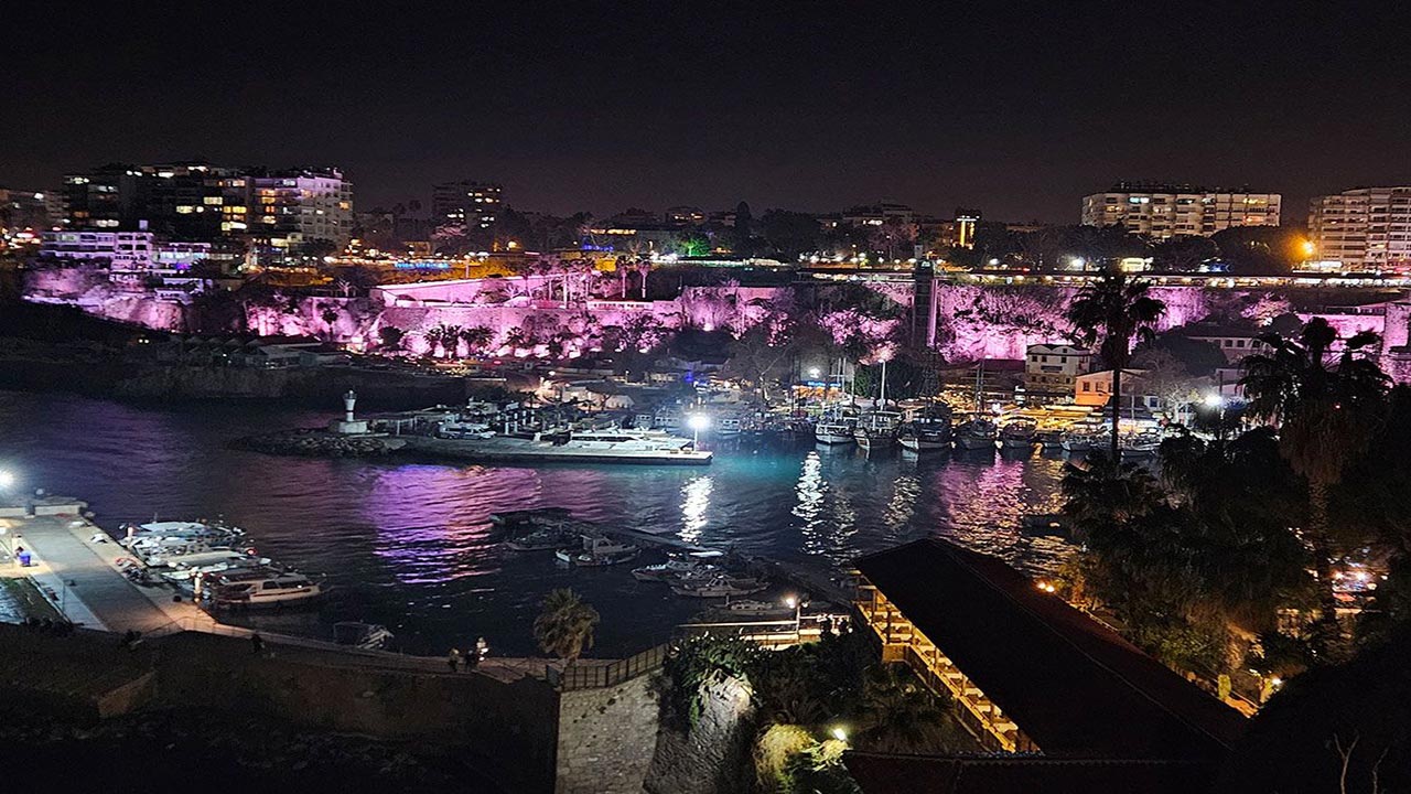 Foto - ‘Bilim bilim’ diyenler bilim adamlarını çiğnedi! CHP’li belediyeden Antalya’da pavyon gibi proje