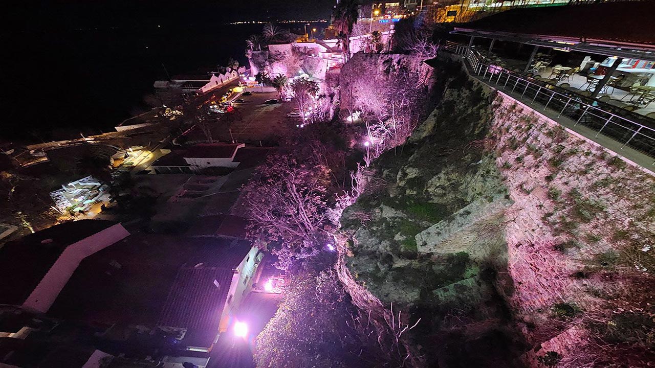 Foto - ‘Bilim bilim’ diyenler bilim adamlarını çiğnedi! CHP’li belediyeden Antalya’da pavyon gibi proje