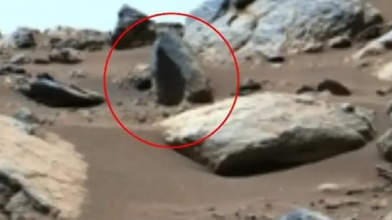 Bilim dünyasını karıştıran fotoğraf! Mars'taki yazılar ne anlama geliyor?