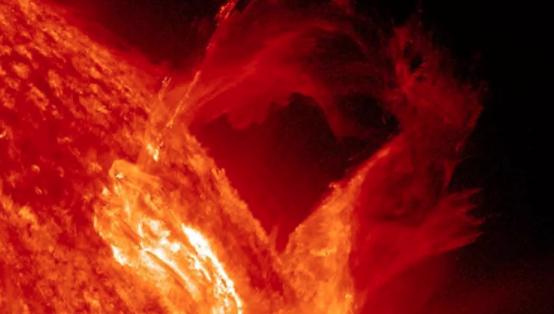 Foto - Bilim insanlarından gizemli keşif! Güneşten 10 bin kat daha büyük!