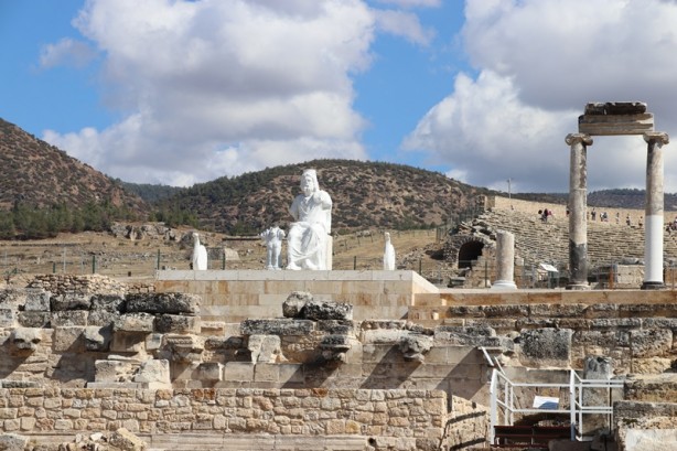 Foto - Bilim insanlarını heyecanlandıran gelişme! Hierapolis'te ortaya çıktı
