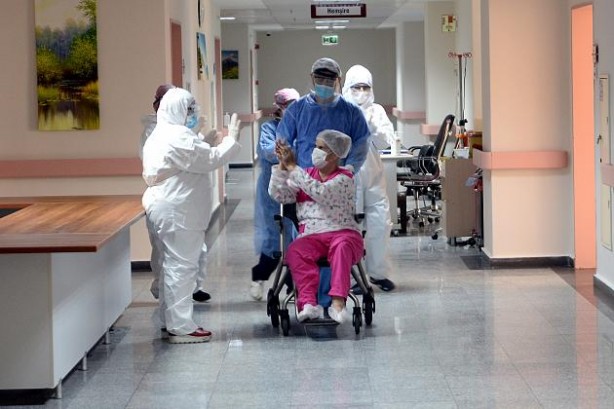 Foto - Bilim Kurulu üyesinden Türkiye'ye sevindirici haber: Sonuç vermeye başladı