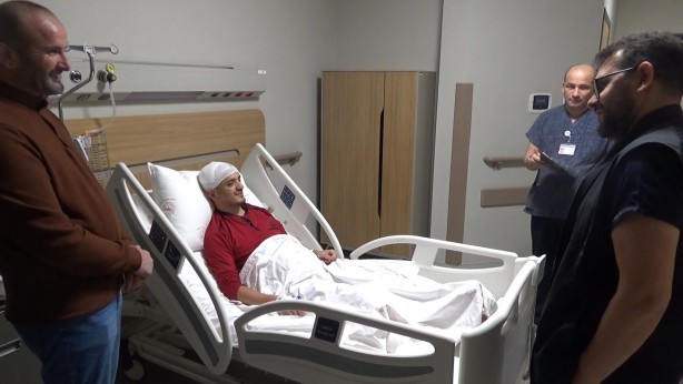 Foto - Bilinci açık hastaya beyin tümörü ameliyatı yapıldı!