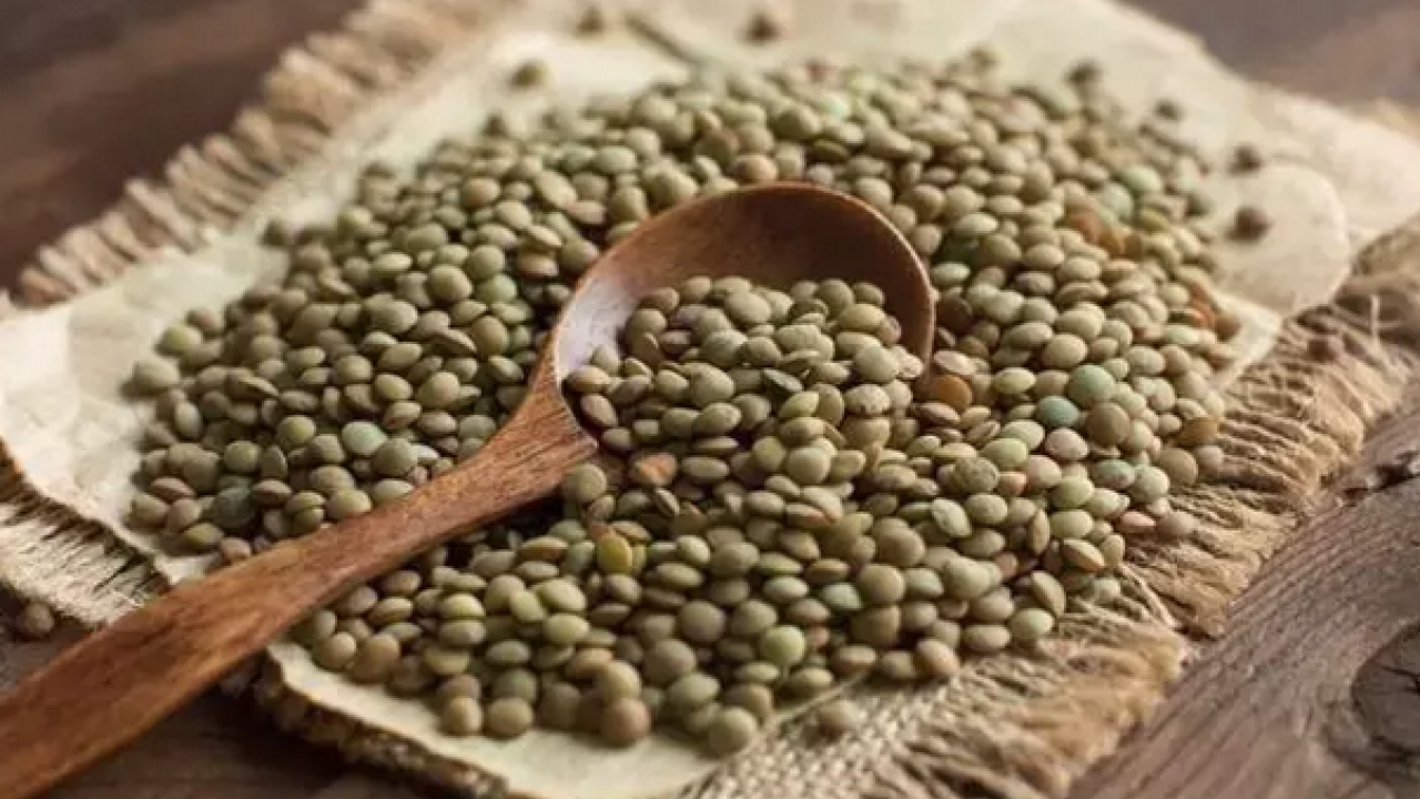 Bilinen en güçlü demir deposu! Her evde var: Kemikleri beton gibi yapıp kolesterolü atıyor! 